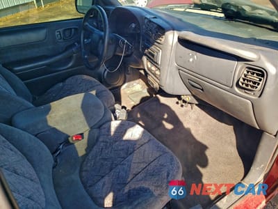 Zdjęcie 8 z 14 samochodu: 1999 GMC SONOMA VIN:1GTCT19XXX8506800 - miniatura