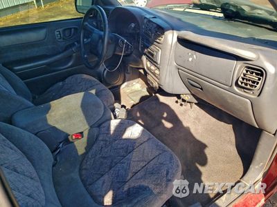 Zdjęcie 8 z 14 samochodu: 1999 GMC SONOMA VIN:1GTCT19XXX8506800 - miniatura