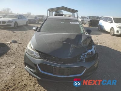 Piąte zdjęcie samochodu w środku: 2018 CHEVROLET CRUZE LT VIN:1G1BH5SE5J7181492 - miniatura