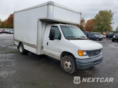 Czwarte zdjęcie samochodu z boku: 2006 FORD ECONOLINE E450 SUPER DUTY CUTAWAY VAN VIN:1FDXE45S16DB22204 - miniatura