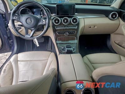 Zdjęcie 8 z 12 samochodu: 2016 MERCEDES-BENZ C 300 4MATIC VIN:55SWF4KB7GU118829 - miniatura