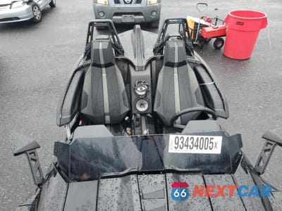 Piąte zdjęcie samochodu w środku: 2015 POLARIS SLINGSHOT VIN:57XAASFA0F5102883 - miniatura