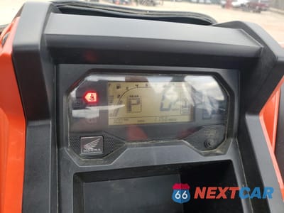 Zdjęcie 8 z 11 samochodu: 2021 HONDA SXS1000 S2 - ATV VIN:1HFVE0514M4201395 - miniatura