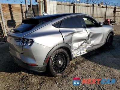 Trzecie zdjęcie samochodu z tyłu: 2021 FORD MUSTANG MACH-E SELECT VIN:3FMTK1RM8MMA47942 - miniatura