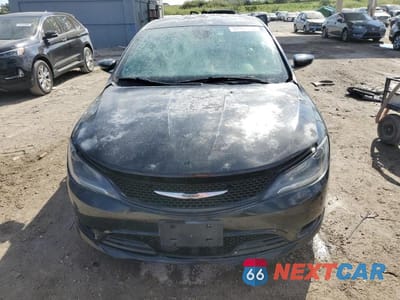 Piąte zdjęcie samochodu w środku: 2015 CHRYSLER 200 S VIN:1C3CCCBG8FN758796 - miniatura