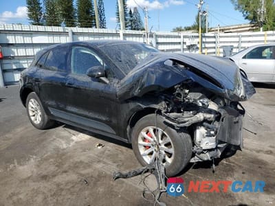 Czwarte zdjęcie samochodu z boku: 2018 PORSCHE MACAN VIN:WP1AA2A51JLB07337 - miniatura