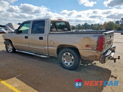 Drugie zdjęcie samochodu z przodu: 2005 CHEVROLET SILVERADO K1500 VIN:2GCEK13T851353111 - miniatura