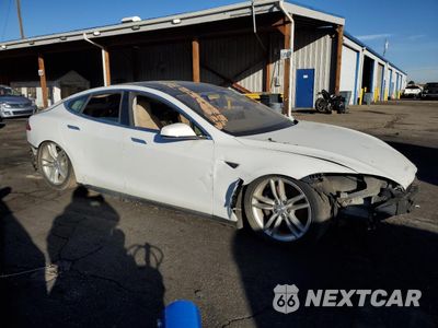 Czwarte zdjęcie samochodu z boku: 2013 TESLA MODEL S VIN:5YJSA1AC4DFP10949 - miniatura