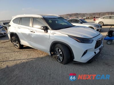 Czwarte zdjęcie samochodu z boku: 2024 TOYOTA HIGHLANDER LE VIN:5TDKDRBH5RS547361 - miniatura