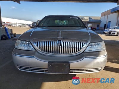 Piąte zdjęcie samochodu w środku: 2007 LINCOLN TOWN CAR SIGNATURE LIMITED VIN:1LNHM82V57Y639691 - miniatura