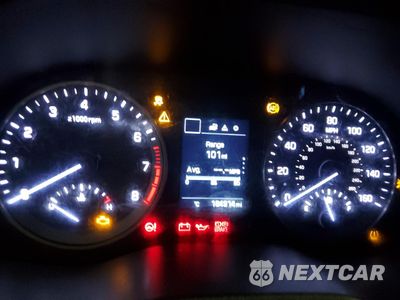 Zdjęcie 9 z 14 samochodu: 2017 HYUNDAI TUCSON LIMITED VIN:KM8J33A48HU313196 - miniatura