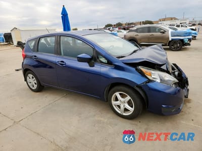 Czwarte zdjęcie samochodu z boku: 2018 NISSAN VERSA NOTE S VIN:3N1CE2CP6JL351957 - miniatura