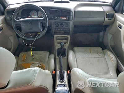 Zdjęcie 8 z 14 samochodu: 1998 VOLKSWAGEN CABRIO GLS VIN:3VWBB81E7WM806514 - miniatura