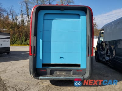 Zdjęcie 6 z 13 samochodu: 2023 RIVIAN EDV DELIVERY VAN VIN:7FCEHEB75PN007569 - miniatura