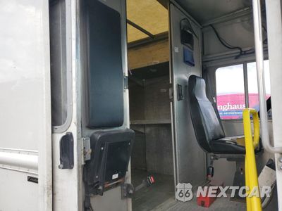 Zdjęcie 6 z 10 samochodu: 2021 FORD E450 DELIVERY TRUCK VIN:1FC3E4KKXMDC15713 - miniatura