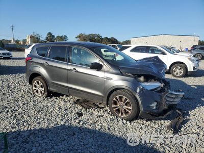 Czwarte zdjęcie samochodu z boku: 2019 FORD ESCAPE SE VIN:1FMCU9GDXKUB43477 - miniatura
