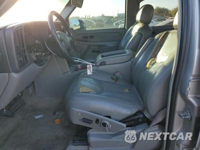 Zdjęcie 7 z 11 samochodu: 2006 CHEVROLET SUBURBAN C1500 VIN:3GNEC16Z66G105047 - miniatura
