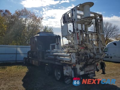 Trzecie zdjęcie samochodu z tyłu: 2015 KENWORTH CONSTRUCTION T800 VIN:1NKDL40X2FJ431194 - miniatura