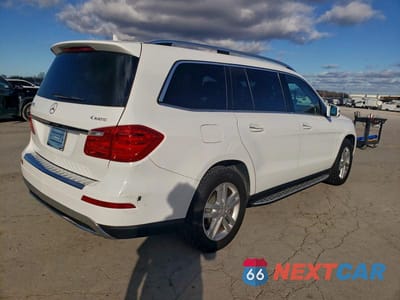 Trzecie zdjęcie samochodu z tyłu: 2015 MERCEDES-BENZ GL 450 4MATIC VIN:4JGDF6EE3FA533871 - miniatura