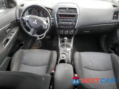 Zdjęcie 8 z 14 samochodu: 2012 MITSUBISHI OUTLANDER SPORT SE VIN:JA4AR4AU7CZ003572 - miniatura