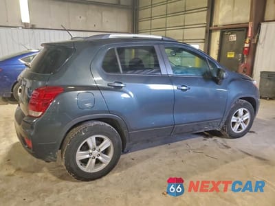 Trzecie zdjęcie samochodu z tyłu: 2021 CHEVROLET TRAX 1LT VIN:KL7CJLSBXMB309251 - miniatura
