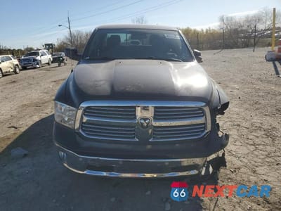 Piąte zdjęcie samochodu w środku: 2018 RAM 1500 BIG H VIN:1C6RR7LG9JS149003 - miniatura