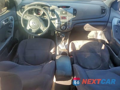Zdjęcie 8 z 11 samochodu: 2013 KIA FORTE EX VIN:KNAFU4A20D5737078 - miniatura