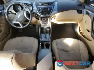 Zdjęcie 8 z 11 samochodu: 2013 HYUNDAI ELANTRA GLS VIN:5NPDH4AE8DH240014 - miniatura