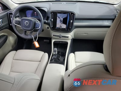 Zdjęcie 8 z 15 samochodu: 2025 VOLVO XC40 PLUS VIN:YV4L12UCXS2606078 - miniatura