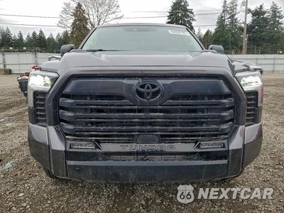 Piąte zdjęcie samochodu w środku: 2024 TOYOTA TUNDRA CREWMAX LIMITED VIN:5TFWC5DB8RX068545 - miniatura