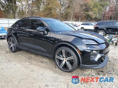 Czwarte zdjęcie samochodu z boku: 2025 PORSCHE MACAN VIN:WP1AD2XA1SL077024 - miniatura