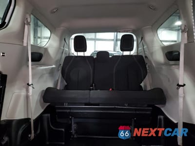 Zdjęcie 10 z 17 samochodu: 2023 CHRYSLER VOYAGER LX VIN:2C4RC1CG7PR533704 - miniatura