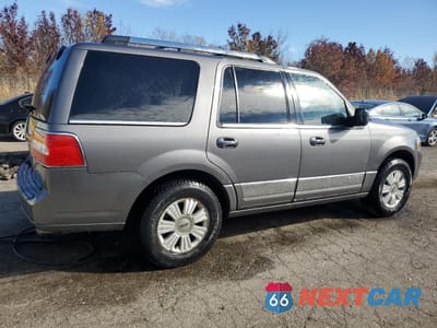 Trzecie zdjęcie samochodu z tyłu: 2010 LINCOLN NAVIGATOR VIN:5LMJJ2J56AEJ07543 - miniatura