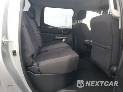Zdjęcie 10 z 12 samochodu: 2024 TOYOTA TUNDRA CREWMAX SR VIN:5TFLA5DB5RX132789 - miniatura
