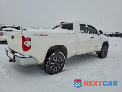 Trzecie zdjęcie samochodu z tyłu: 2016 TOYOTA TUNDRA DOUBLE CAB SR VIN:5TFUY5F19GX498627 - miniatura