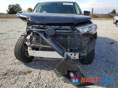 Piąte zdjęcie samochodu w środku: 2021 TOYOTA 4RUNNER SR5/SR5 PREMIUM VIN:JTENU5JR4M5873954 - miniatura