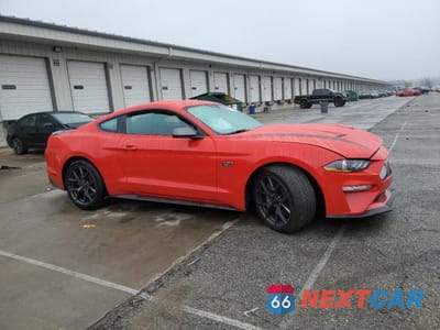 Czwarte zdjęcie samochodu z boku: 2020 FORD MUSTANG VIN:1FA6P8TD9L5123702 - miniatura