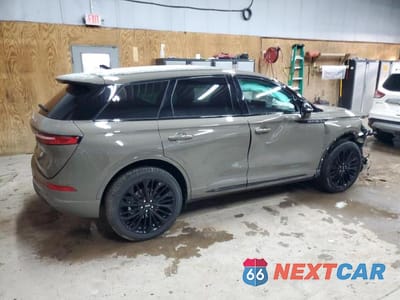Trzecie zdjęcie samochodu z tyłu: 2025 LINCOLN CORSAIR PREMIERE VIN:5LMCJ1DA6SUL22648 - miniatura