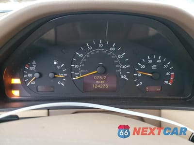 Zdjęcie 9 z 12 samochodu: 2000 MERCEDES-BENZ E 320 VIN:WDBJF65J4YB109289 - miniatura