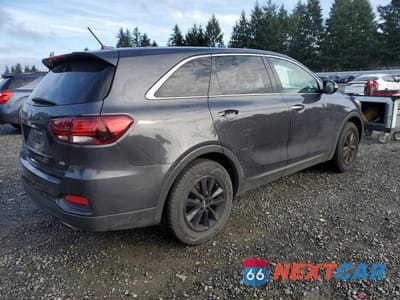 Trzecie zdjęcie samochodu z tyłu: 2019 KIA SORENTO L VIN:5XYPG4A34KG551992 - miniatura