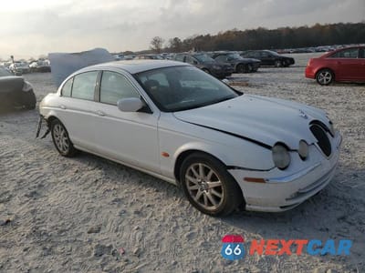 Czwarte zdjęcie samochodu z boku: 2001 JAGUAR S-TYPE VIN:SAJDA01N21FL97347 - miniatura
