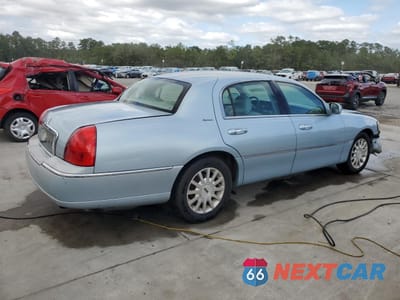 Trzecie zdjęcie samochodu z tyłu: 2006 LINCOLN TOWN CAR SIGNATURE VIN:1LNHM81V76Y620625 - miniatura
