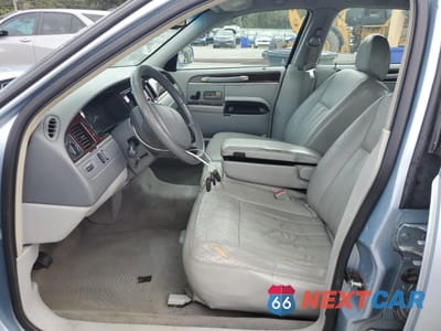 Zdjęcie 7 z 12 samochodu: 2006 LINCOLN TOWN CAR SIGNATURE VIN:1LNHM81V76Y620625 - miniatura