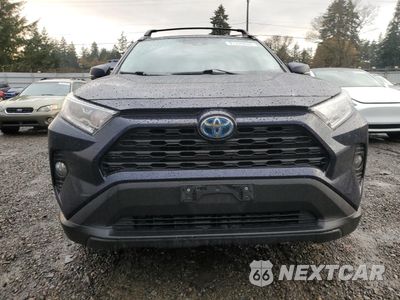 Piąte zdjęcie samochodu w środku: 2020 TOYOTA RAV4 XLE VIN:4T3R6RFV7LU003622 - miniatura