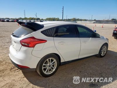 Trzecie zdjęcie samochodu z tyłu: 2015 FORD FOCUS SE VIN:1FADP3K28FL232050 - miniatura