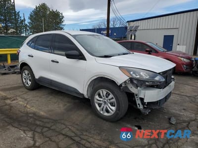 Czwarte zdjęcie samochodu z boku: 2020 FORD ESCAPE S VIN:1FMCU9F67LUC61071 - miniatura