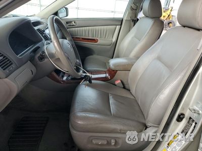 Zdjęcie 7 z 14 samochodu: 2005 TOYOTA CAMRY LE VIN:4T1BF30K35U086622 - miniatura