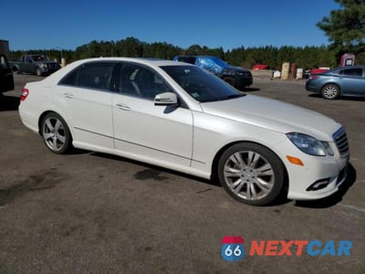 Czwarte zdjęcie samochodu z boku: 2011 MERCEDES-BENZ E 350 4MATIC VIN:WDDHF8HB4BA493836 - miniatura