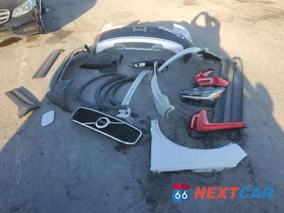 Zdjęcie 13 z 17 samochodu: 2021 VOLVO XC40 T5 MOMENTUM VIN:YV4162UK4M2486524 - miniatura