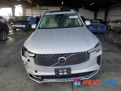 Piąte zdjęcie samochodu w środku: 2025 VOLVO XC90 ULTRA VIN:YV4H60JG5S1362266 - miniatura